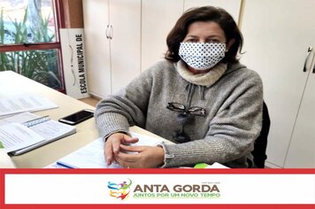 Secretaria da Educação organiza aulas remotas com professores 