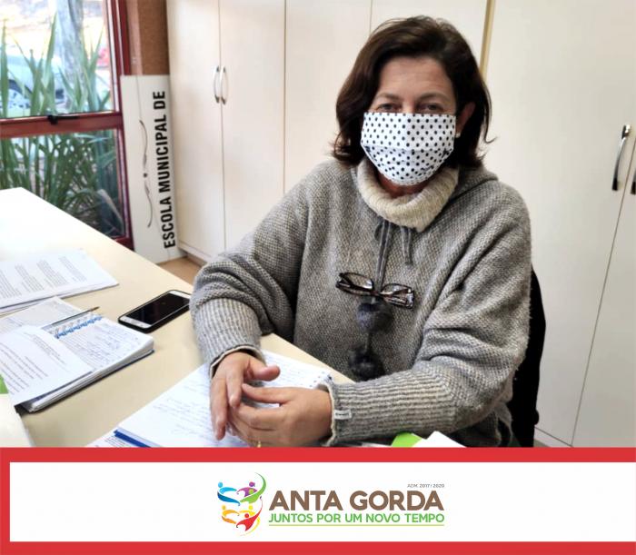 Secretaria da Educação organiza aulas remotas com professores 