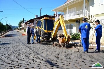 Iniciam os trabalhos para o asfaltamento da rua Arminho Miotto Twittar