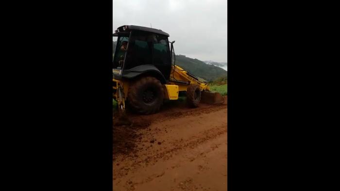 Vala para canalização de água foi aberta